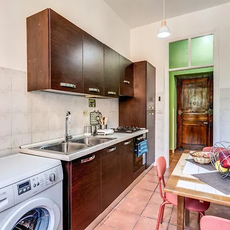 Lägenhet Lovely Flat In Testaccio *